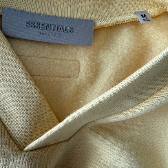 Fear of God Essentials Cream Polo - Picture 3 of 9